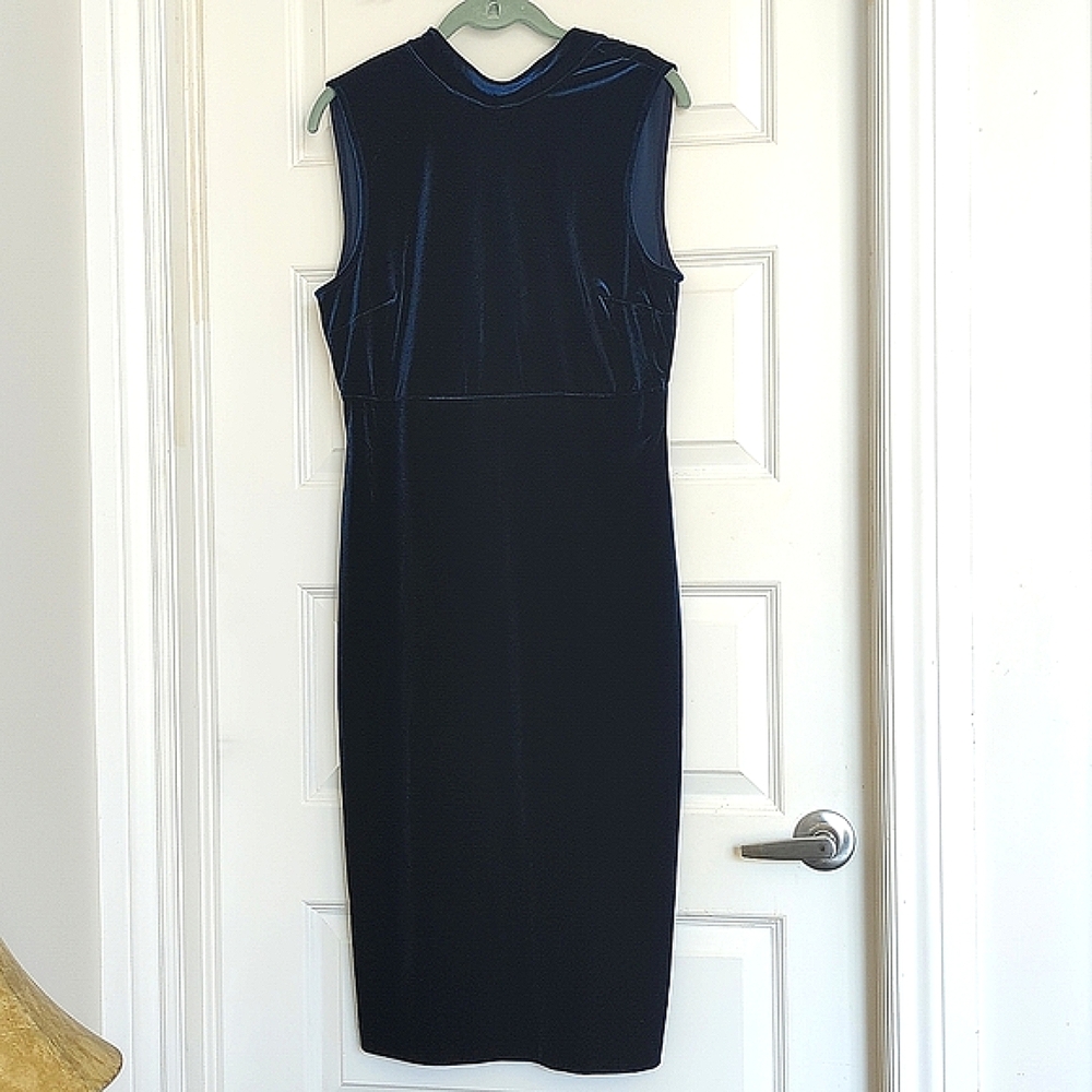 LORI MICHAELS | Stretch navy backless midi dress